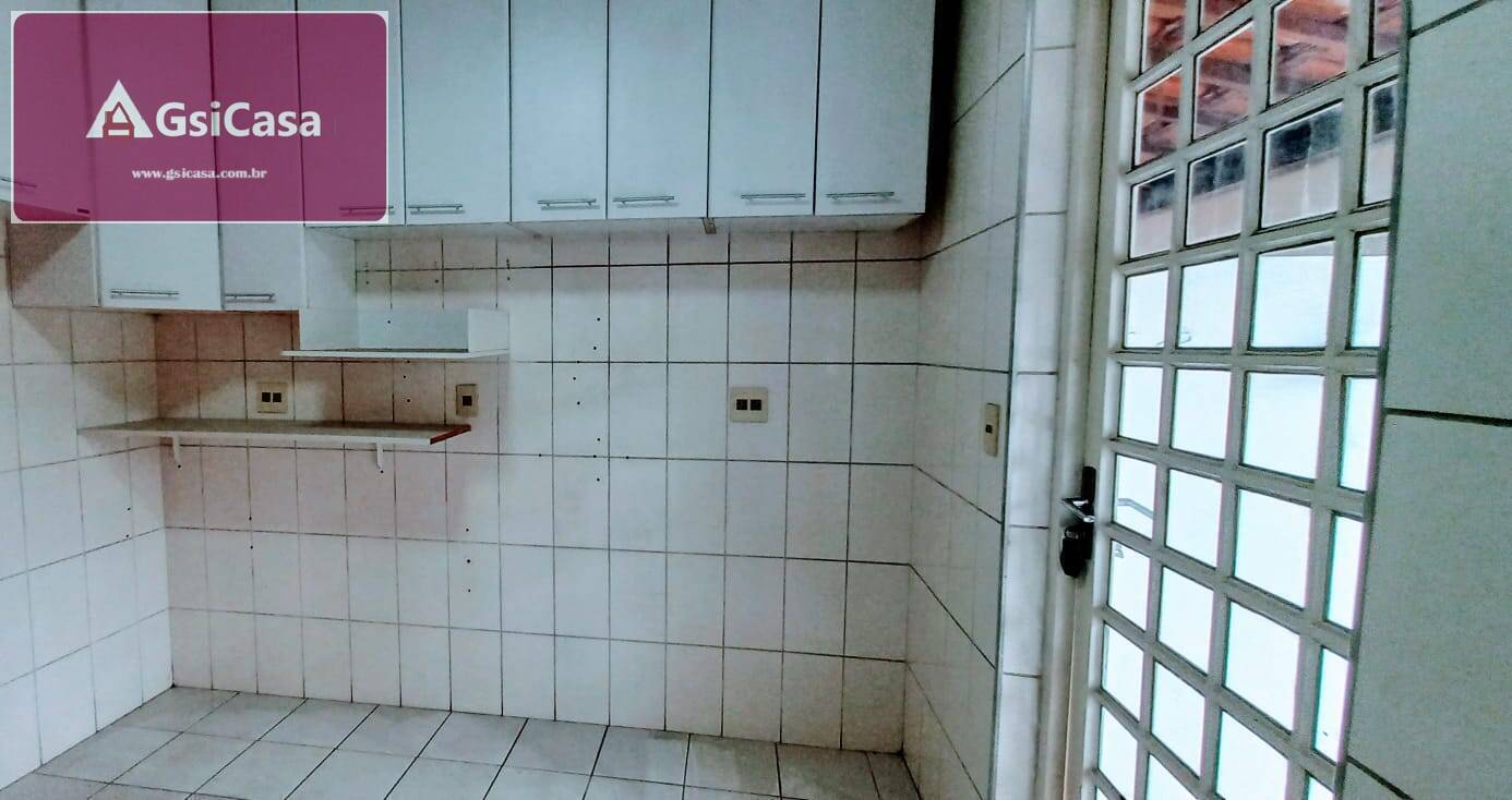 Casa de Condomínio à venda com 2 quartos, 200m² - Foto 3